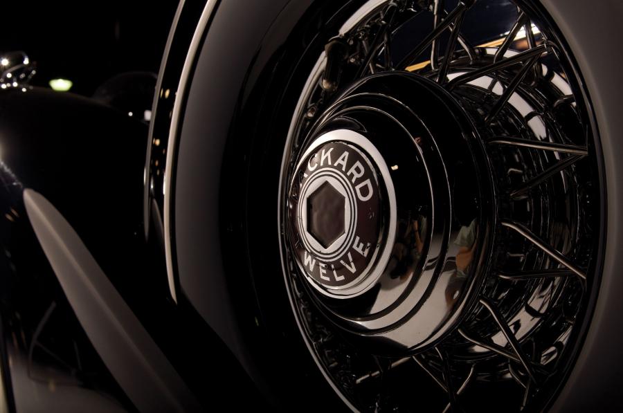  Packard Twelve 5-Passenger Victoria Coupe 1934 года  (фото 2 из 8)